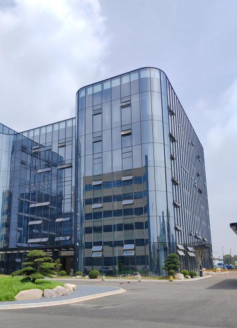 Rakumart office building